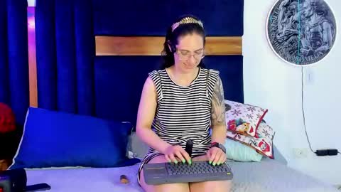 Kissing Company online show from 04/22/26, 04:37