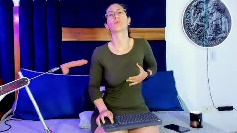 Kissing Company online show from 04/23/26, 04:35