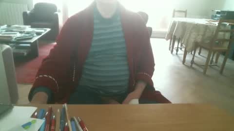 kisslog1 online show from 11/12/25, 09:21