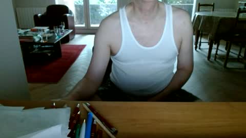 Snapshot of kisslog1 chatting on 07/04/26, 06:47 kisslog1 online show from 07/04/26, 06:47