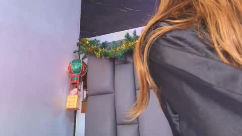 Snapshot of kissme_luna chatting on 12/03/25, 07:12 BELLA FLAME online show from 12/03/25, 07:12