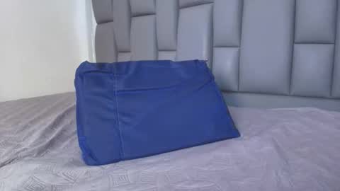 Snapshot of kissme_luna chatting on 01/13/26, 07:08 BELLA FLAME online show from 01/13/26, 07:08