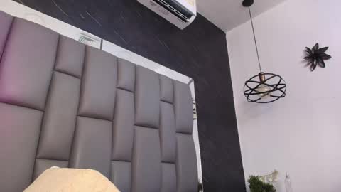 Snapshot of kissme_luna chatting on 02/14/26, 06:59 BELLA FLAME online show from 02/14/26, 06:59