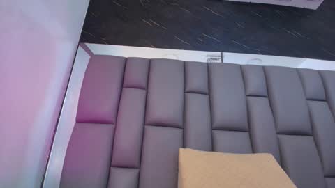 Snapshot of kissme_luna chatting on 02/27/26, 07:03 BELLA FLAME online show from 02/27/26, 07:03