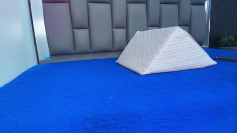 Snapshot of kissme_luna chatting on 02/28/26, 07:04 BELLA FLAME online show from 02/28/26, 07:04