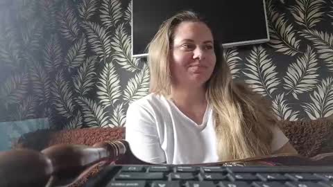 Snapshot of kissmelory chatting on 11/10/25, 11:20 kissmelory online show from 11/10/25, 11:20