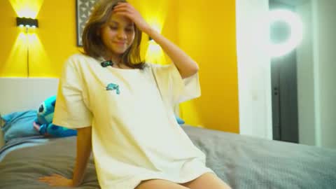 Snapshot of kissmesloww chatting on 09/20/25, 02:51 Snezhana online show from 09/20/25, 02:51