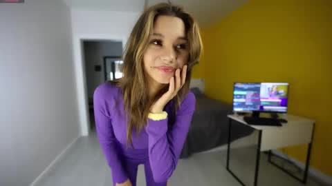 Snapshot of kissmesloww chatting on 10/07/25, 02:03 Snezhana online show from 10/07/25, 02:03