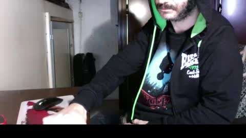 kissofbanned1983 online show from 10/29/25, 11:01