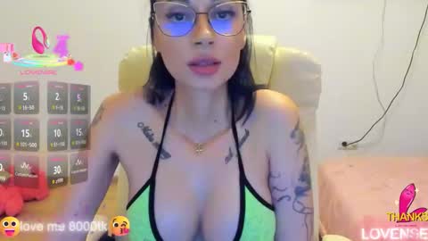 kisssnicol online show from 10/17/25, 03:58