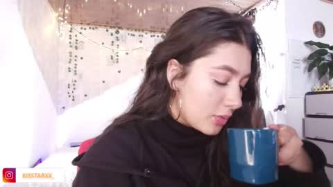 Snapshot of kisstarxxx chatting on 11/07/25, 07:47 Helena and Brad online show from 11/07/25, 07:47