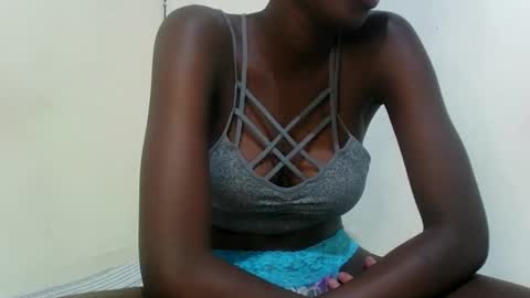 kissybabe01 online show from 12/05/25, 10:24