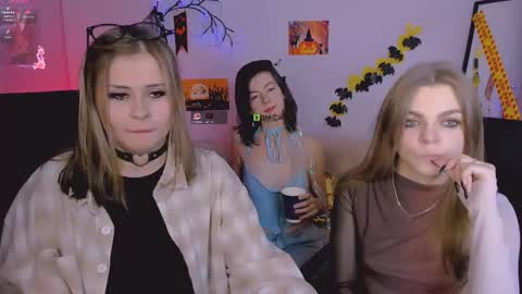 kitniss online show from 10/31/25, 09:49