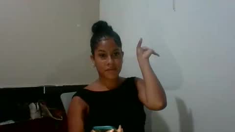 kitra_new online show from 10/28/25, 09:57