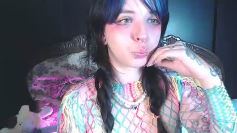 Snapshot of kitsunearineko chatting on 07/04/26, 12:17 Ari Keimiwrights online show from 07/04/26, 12:17