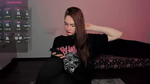 Snapshot of kitsunemoon chatting on 02/12/26, 09:43 Kitsune online show from 02/12/26, 09:43