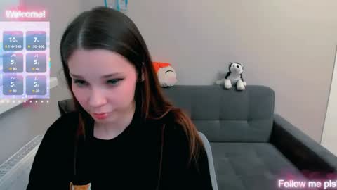 Snapshot of kitten_alisa chatting on 06/04/26, 08:15 Alissa online show from 06/04/26, 08:15