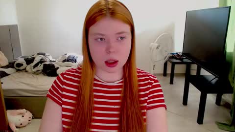 Snapshot of kitten_jenny01 chatting on 03/04/26, 10:21 Jennyblonde and Emmabrunette online show from 03/04/26, 10:21