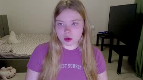 Snapshot of kitten_jenny01 chatting on 07/11/26, 04:53 Jennyblonde and Emmabrunette online show from 07/11/26, 04:53