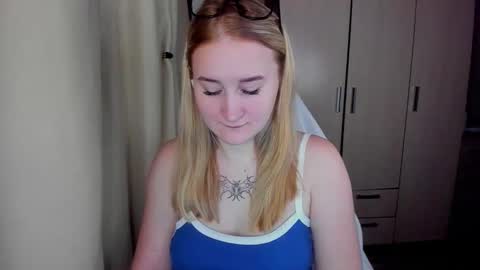 Snapshot of kitten_sun chatting on 02/20/26, 02:41 kitten_sun online show from 02/20/26, 02:41