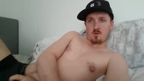 Snapshot of kittenfoxxx chatting on 03/04/25, 09:00 kittenfoxxx online show from 03/04/25, 09:00