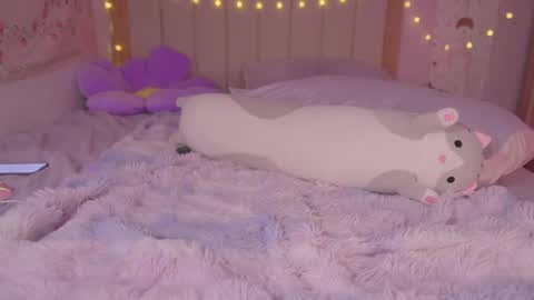 Snapshot of kittenmoon_ chatting on 02/26/25, 03:32      online show from 02/26/25, 03:32