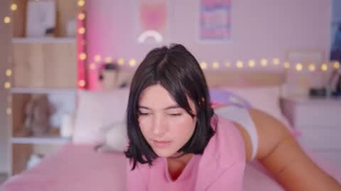 Snapshot of kittenmoon_ chatting on 11/11/25, 07:03 online show from 11/11/25, 07:03