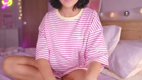 Snapshot of kittenmoon_ chatting on 12/16/25, 11:26 online show from 12/16/25, 11:26