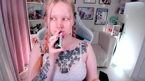 kittenxoann online show from 04/22/26, 05:36