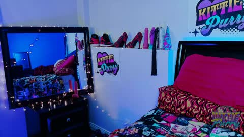 Snapshot of kittiepurry chatting on 01/08/25, 05:16 Kittie Purry online show from 01/08/25, 05:16