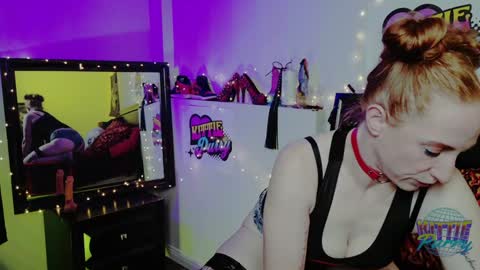 Snapshot of kittiepurry chatting on 01/15/25, 04:36 Kittie Purry online show from 01/15/25, 04:36