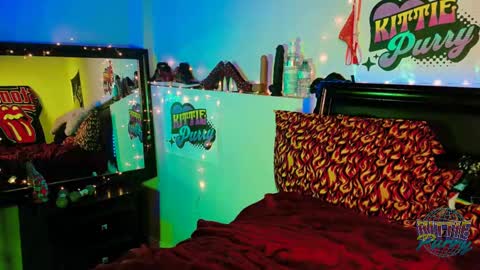 Snapshot of kittiepurry chatting on 03/07/25, 07:19 Kittie Purry online show from 03/07/25, 07:19