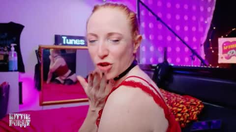 Snapshot of kittiepurry chatting on 09/10/25, 02:44 Kittie Purry online show from 09/10/25, 02:44