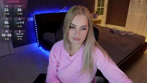 Snapshot of kittiliza chatting on 10/31/25, 10:44 kittiliza online show from 10/31/25, 10:44