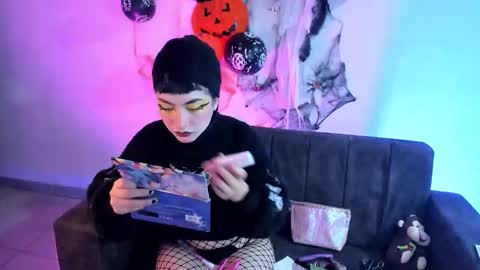 kitty__chs online show from 10/07/25, 11:07