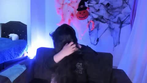 kitty__chs online show from 11/20/25, 11:10