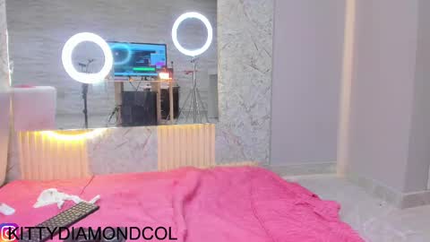 Snapshot of kitty__diamond_ chatting on 10/04/25, 12:41 kitty__diamond_ online show from 10/04/25, 12:41
