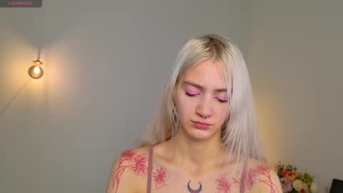 kitty__katty_ online show from 01/13/26, 09:20