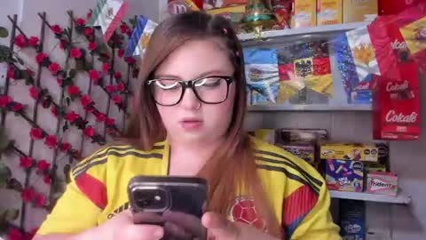 Snapshot of kitty__pinnk chatting on 06/23/26, 07:12 KAROL online show from 06/23/26, 07:12
