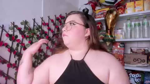 Snapshot of kitty__pinnk chatting on 07/01/26, 08:41 KAROL online show from 07/01/26, 08:41