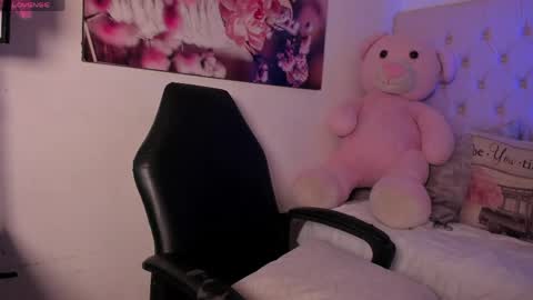 Kitty  online show from 04/23/26, 07:09