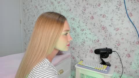 sophie online show from 02/04/26, 06:36