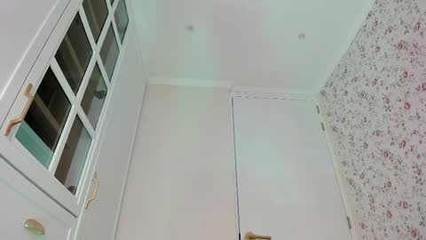 sophie online show from 04/23/26, 08:00