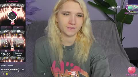 Snapshot of kitty_blondy chatting on 04/13/26, 02:17 kitty blondy online show from 04/13/26, 02:17