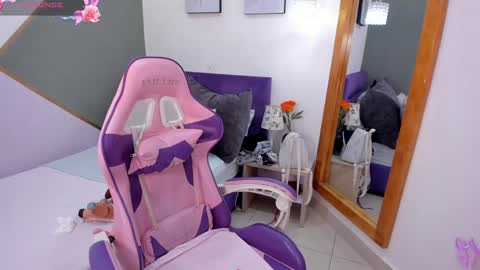 Snapshot of kitty_cayo chatting on 12/20/24, 06:19 Kitty Kayo online show from 12/20/24, 06:19