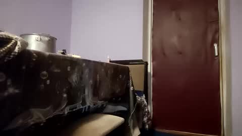 Kitti online show from 12/02/25, 05:02