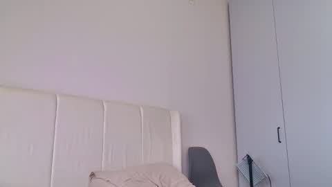 Evelyn online show from 04/25/26, 07:00