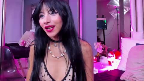 Snapshot of kitty_eliffe chatting on 03/05/25, 10:43 kitty online show from 03/05/25, 10:43