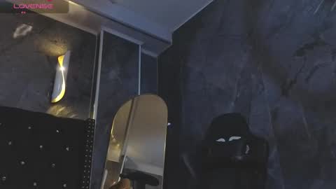 Snapshot of kitty_fox_b chatting on 10/24/25, 01:29 kitty_fox_b online show from 10/24/25, 01:29