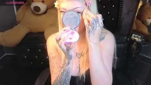 kitty_fox_b online show from 01/13/26, 01:05